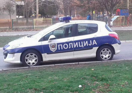 MUP: Uhapšeni osumnjičeni da su jednoj građanki ukrali lična dokumenta i novac, iz ranca 1