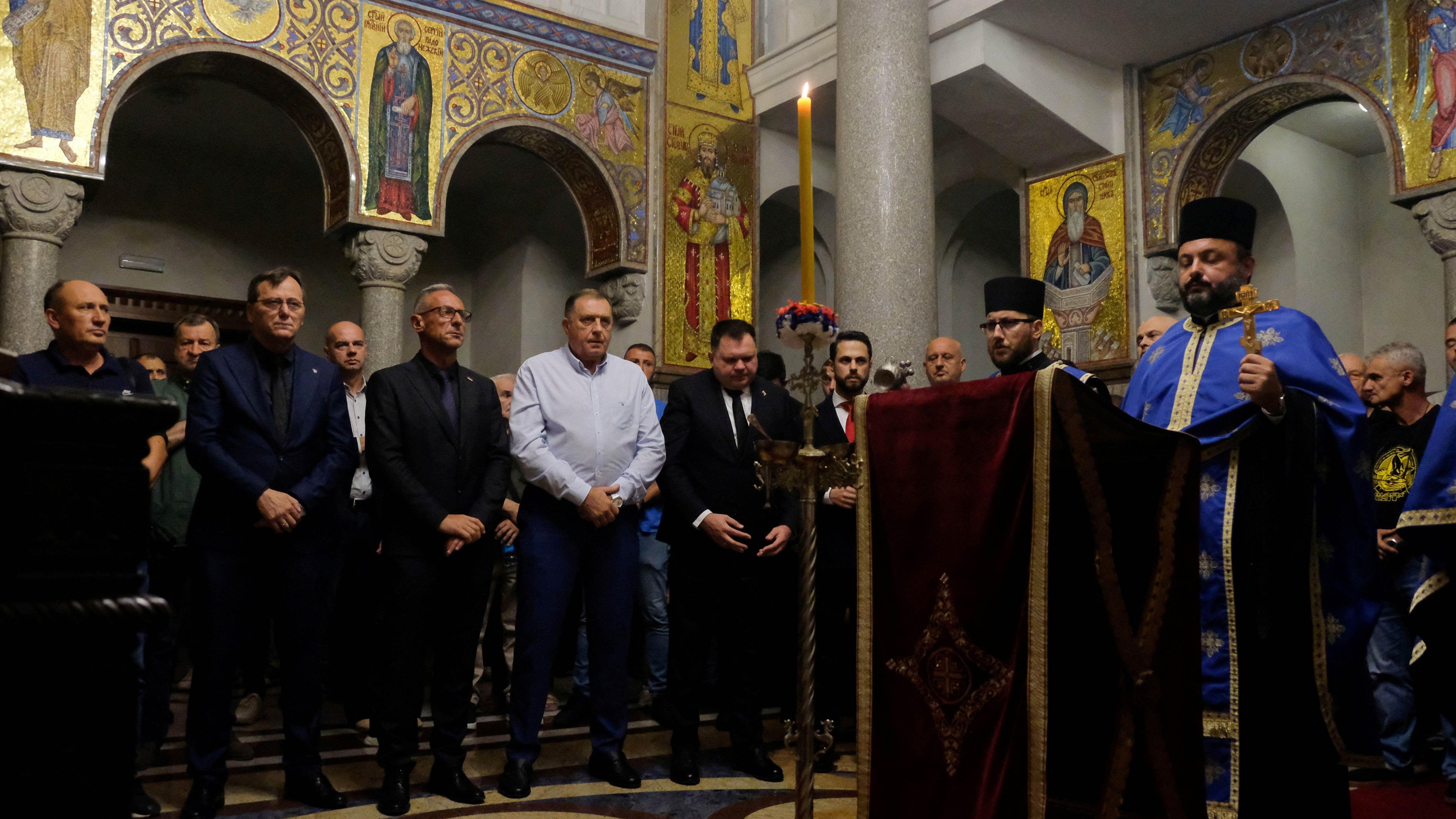 Milorad Dodik na odavanju počasti u Hramu Hrista spasitelja u Banjaluci