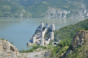 AMSS: Zbog jakog vetra na Dunavu ne saobraća rumunska skela za Golubac 1