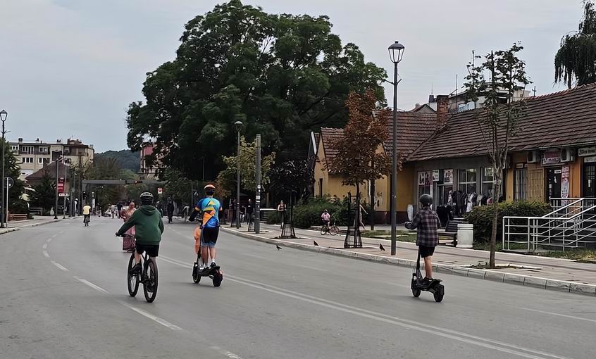 Deca, korzo i električni trotineti: Iz ugla saobraćajnog inženjera 2 Deca, korzo i električni trotineti: Iz ugla saobraćajnog inženjera 2