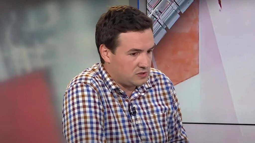izbori u oktobru "Dojadio je i bogu i ljudima": Zašto Vučiću odgovaraju izbori u oktobru? 2