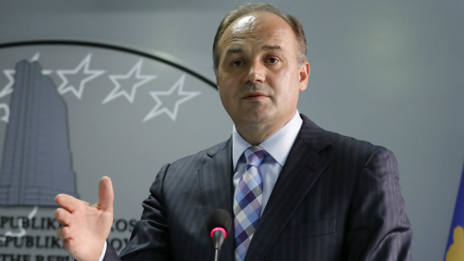 Hodžaj počeo mobilizaciju za doček Tačija 1