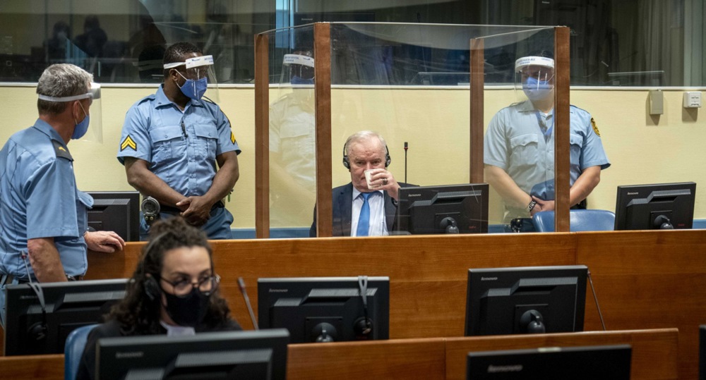 "Iz prve ruke sam video brutalnosti Ratka Mladića, ubio je više ljudi nego što ćemo ikada saznati": Bob Stjuart, bivši zapovednik britanskog bataljona u Bosni 1