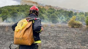 Novi požar kod Sjenice van kontrole, na Stolovima i dalje borba: Opasnost od vetra u Deliblatskoj peščari 1