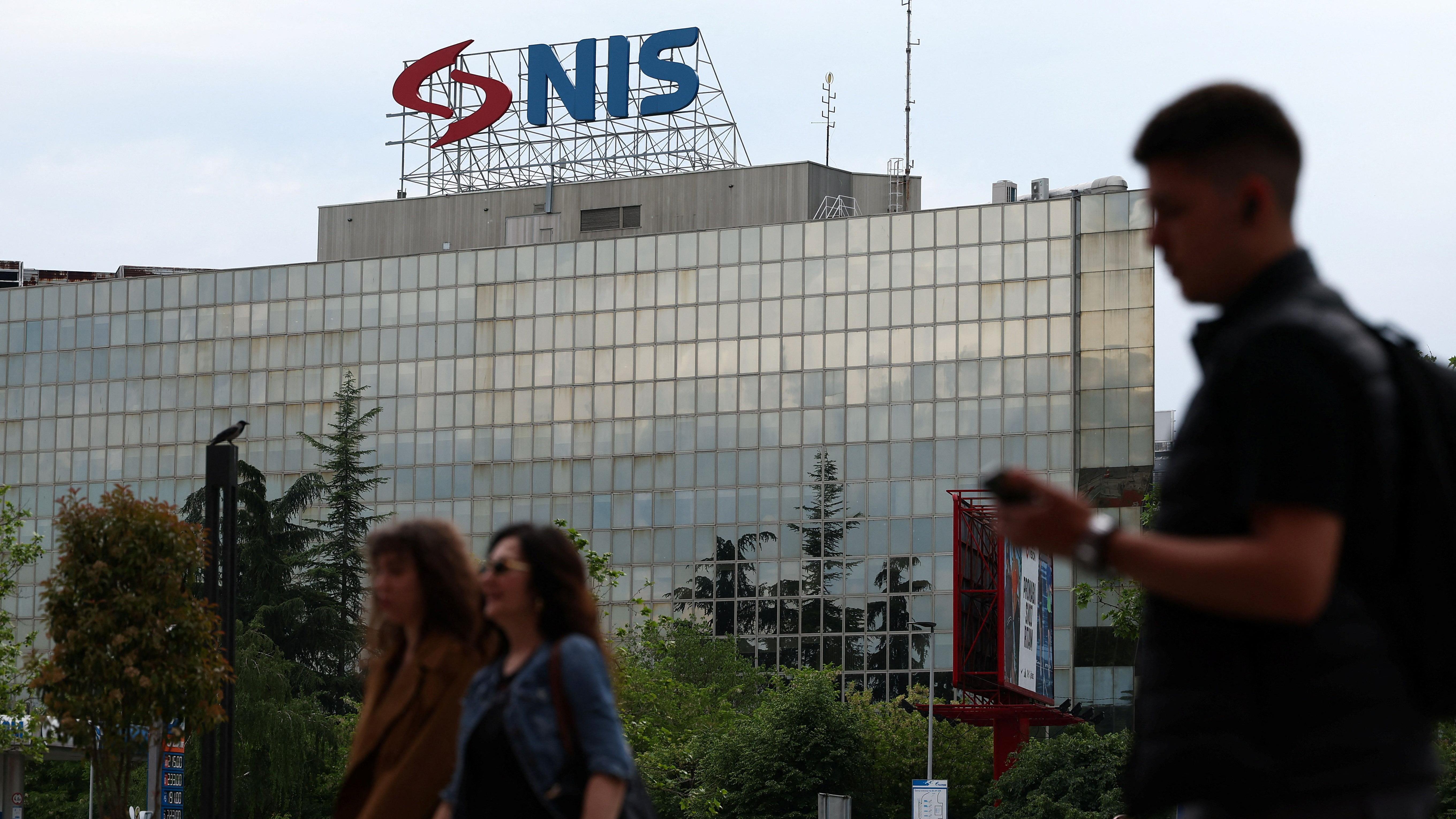 NIS, zgrada NIS-a, naftna industrija srbije, prodaja NIS-a