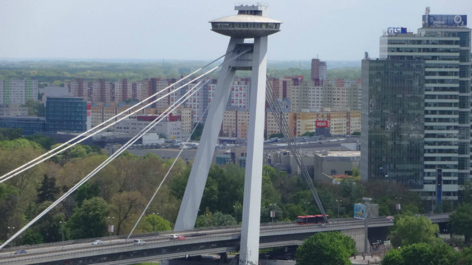 Slovačka vlada predložila zabranu društvenih mreža deci do 16 godina 1