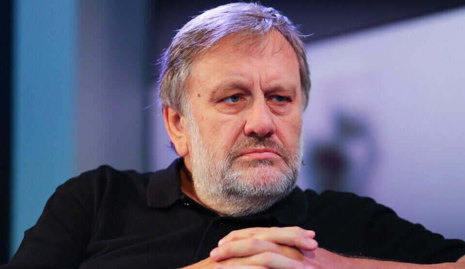 "Stvarnost 2030. će biti neprepoznatljiva": Slavoj Žižek o posledicama veštačke inteligencije u "liberalnom fašizmu" 1