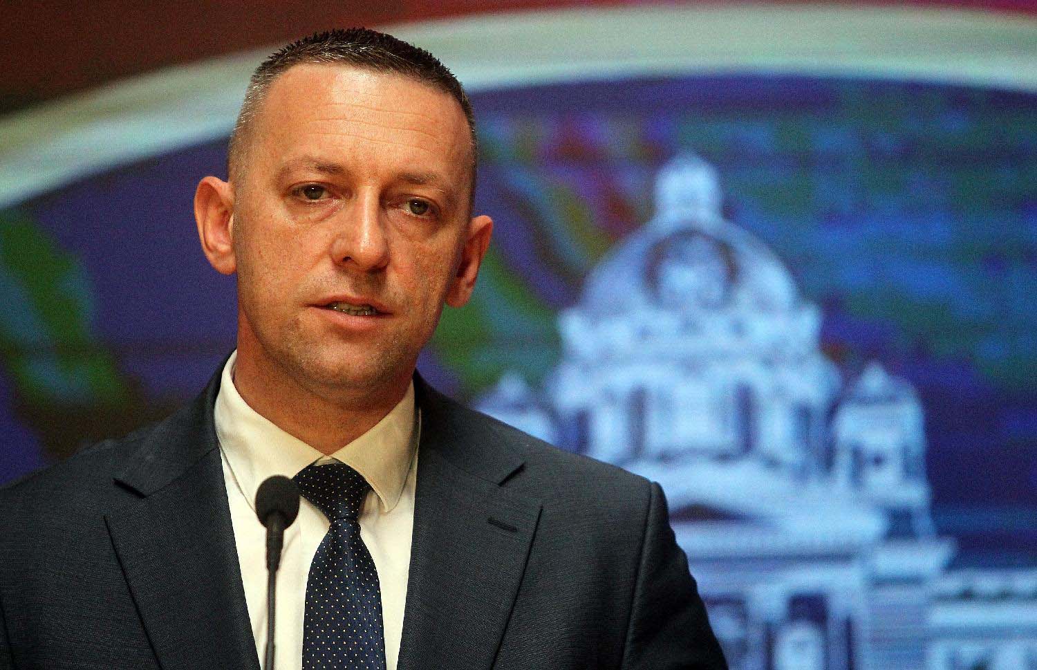 Zajednička manjinska lista probudila bi apstinente: Jedinstvena lista Bošnjaka kao značajan faktor u formiranju buduće skupštinske većine 2 Zajednička manjinska lista probudila bi apstinente: Jedinstvena lista Bošnjaka kao značajan faktor u formiranju buduće skupštinske većine 2