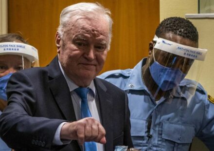 NUNS osudio pretnje novinarima zbog izveštavanja o Mladiću: Mora se navoditi i presuda 1