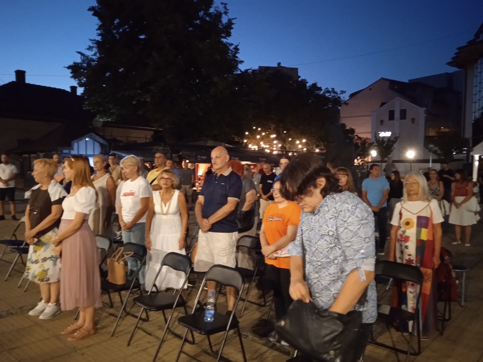 Škola nije samo zgrada, udžbenik i ocena ili barem ne bi trebala da bude: Studentska tribina „Obrazovanje je javno dobro” u Kragujevcu (FOTO) 7