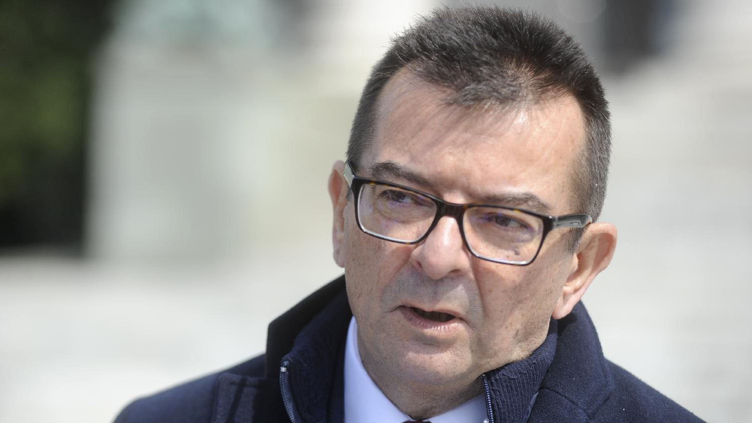 Treba li Vučić da ide na sahranu Ratka Mladića? 4