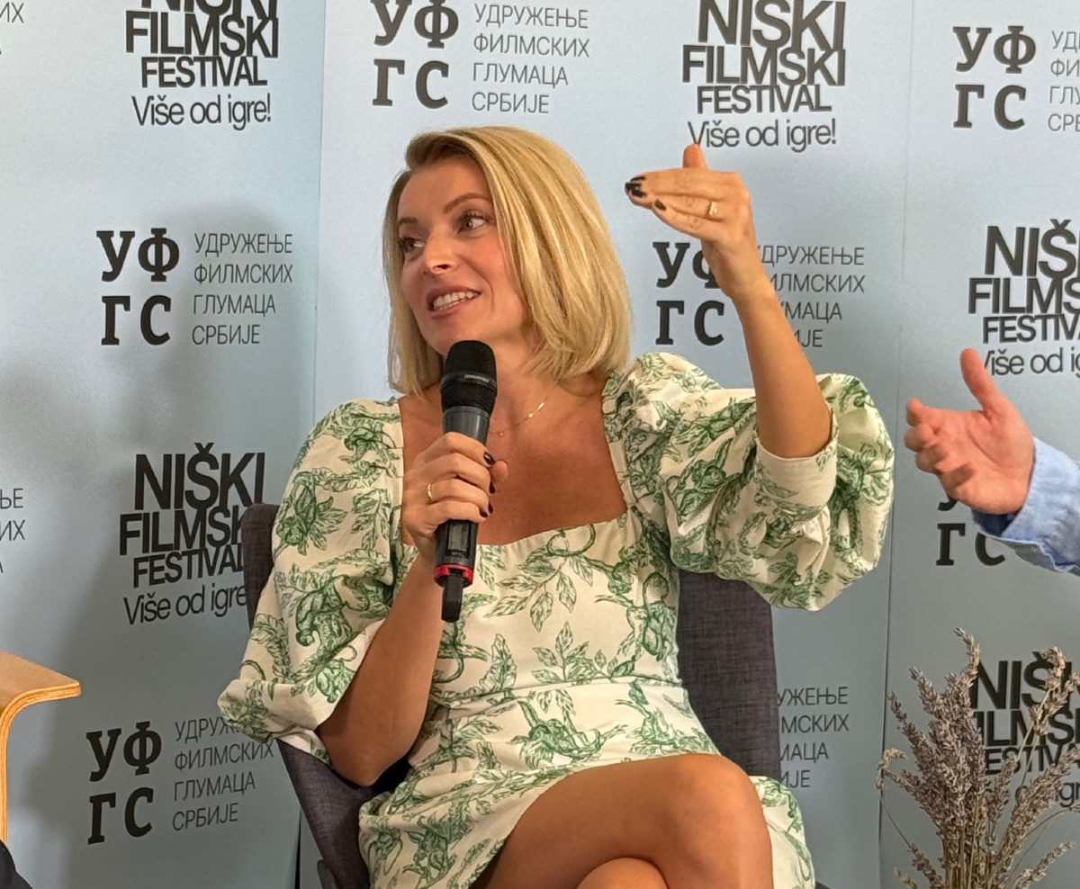Bjelogrlić na konferenciji filma "Svadba" o dva festivala u Nišu: „Ljudi su mogli da vide kako izgleda jedno, a kako drugo“ 3 Bjelogrlić na konferenciji filma "Svadba" o dva festivala u Nišu: „Ljudi su mogli da vide kako izgleda jedno, a kako drugo“ 2