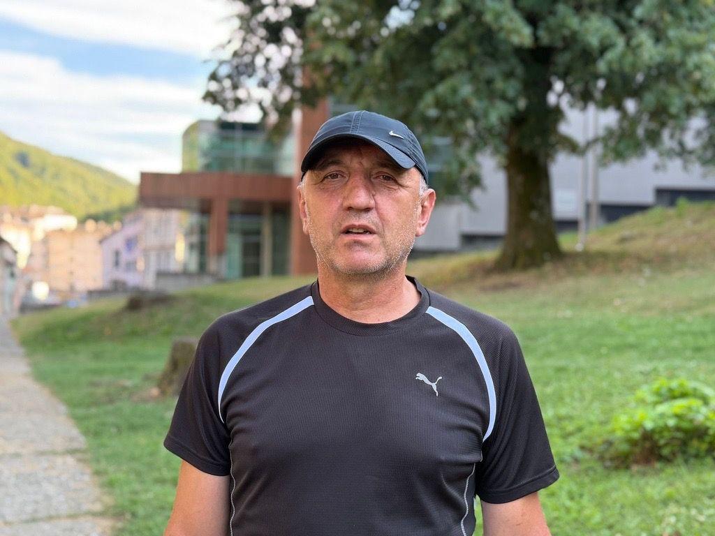 Dragan Cvetinović, rođeni Srebreničanin, kaže da je život u Srebrenici danas „vrlo težak“