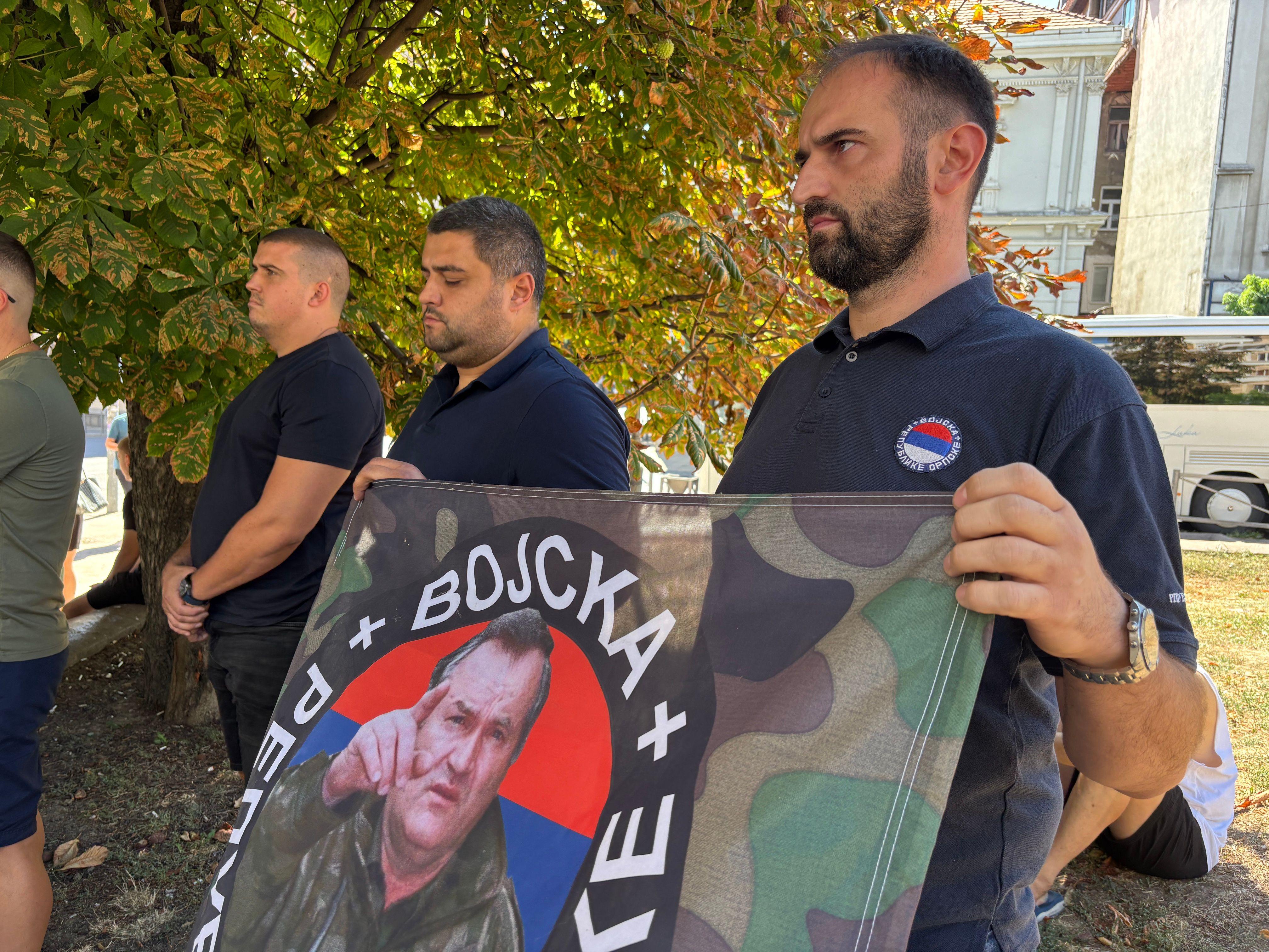Vojska Republike Srpske i slika Mladića