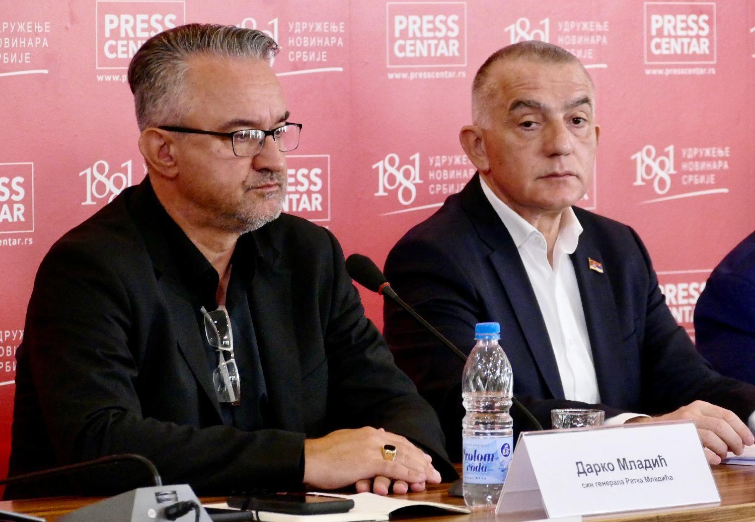 Darko Mladić i ministar pravde Srbije Nenad Vujić na konferenciji za novinare