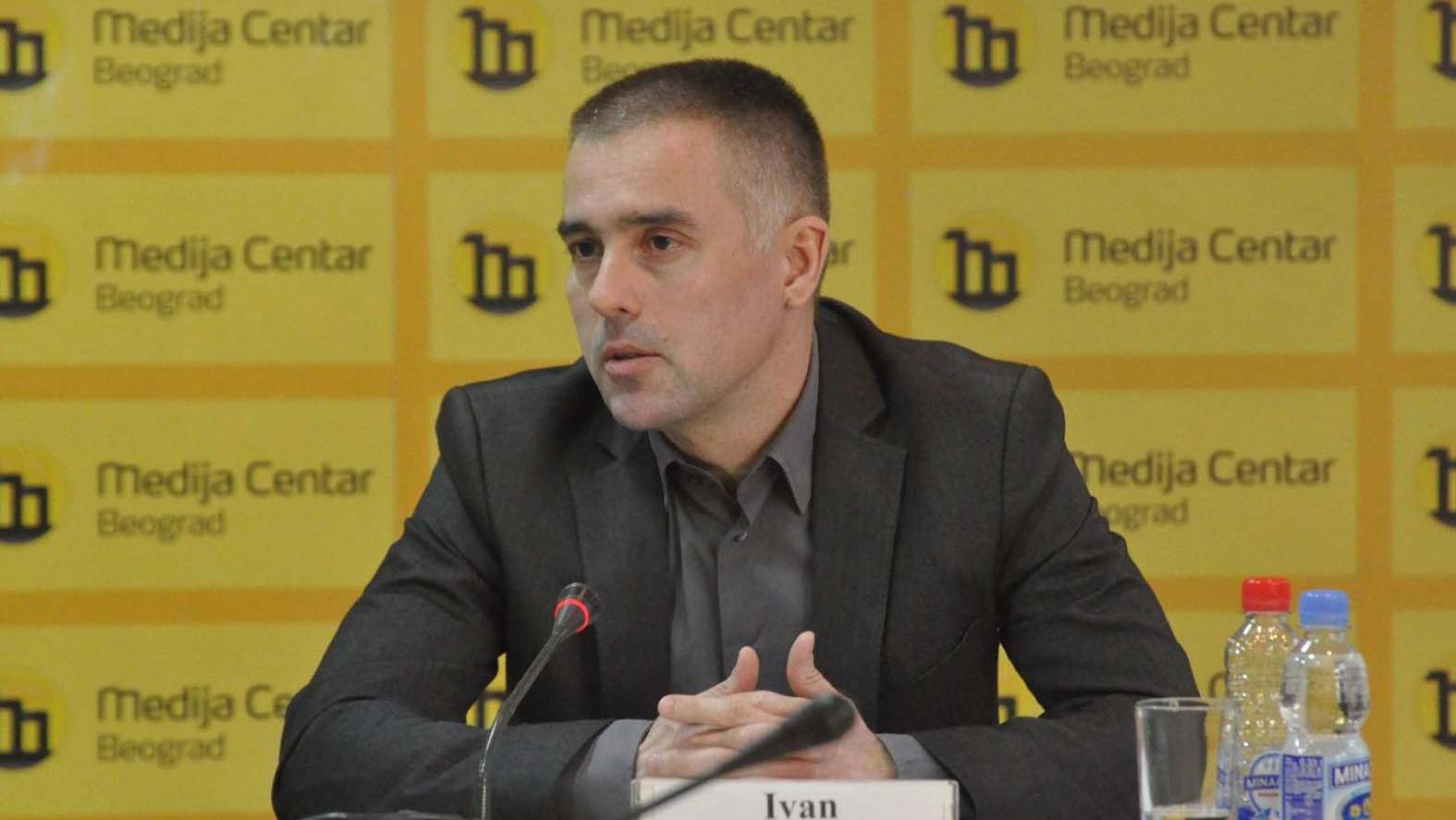 Čuvar trona u Nemanjinoj 11: Sagovornici Danasa o zaostavštini odlazećeg premijera Đure Macuta 4 Čuvar trona u Nemanjinoj 11: Sagovornici Danasa o zaostavštini odlazećeg premijera Đure Macuta 2