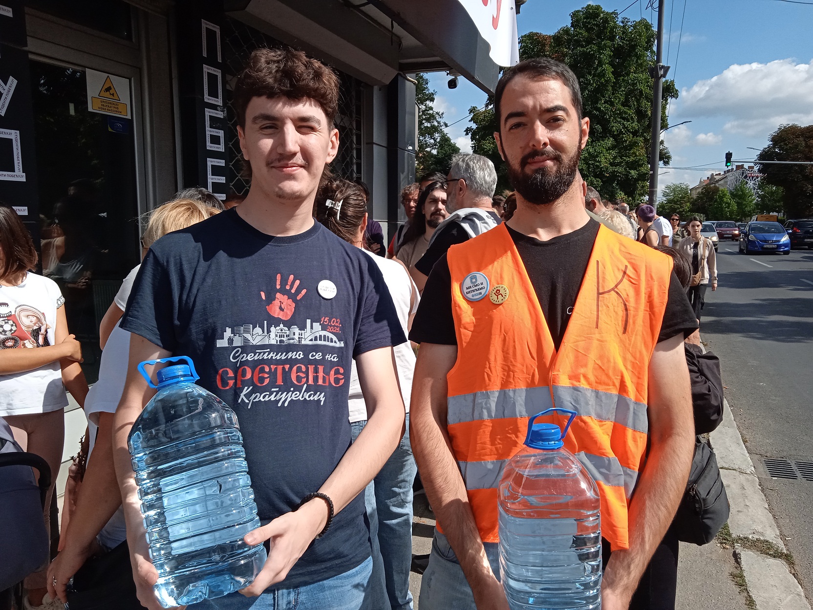 Čekam, čekam, čekaću..., za studente potpisaću: Nezapamćeni redovi za podršku studentskoj listi u Kragujevcu (FOTO) 6