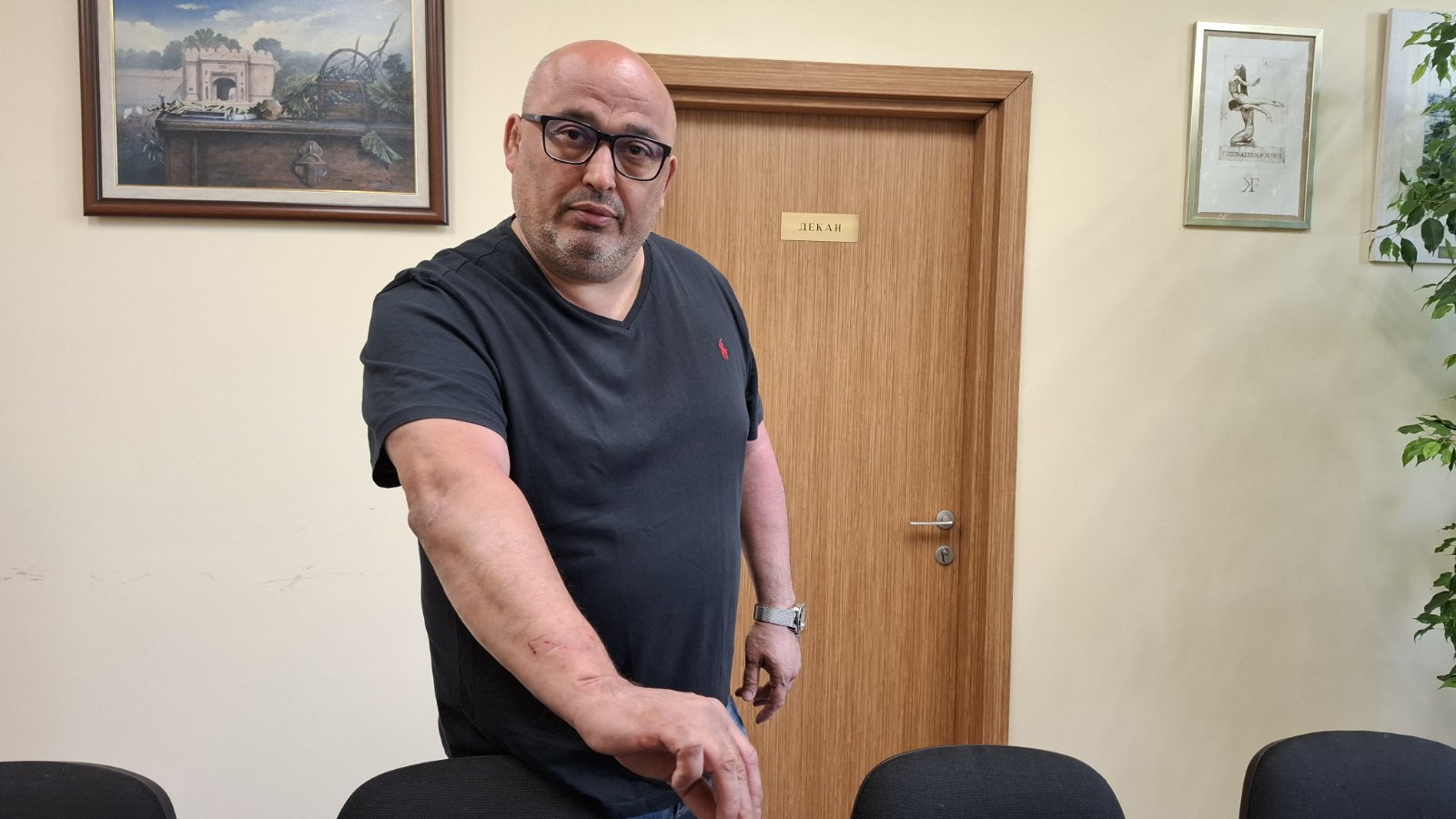 Deo nastavnika sa DIF-a u Novom Sadu tvrdi da dvoje kolega ostaju bez posla iako ispunjavaju sve uslove, dekan Drid kaže "nemaju rezultate" 3 Deo nastavnika sa DIF-a u Novom Sadu tvrdi da dvoje kolega ostaju bez posla iako ispunjavaju sve uslove, dekan Drid kaže "nemaju rezultate" 3