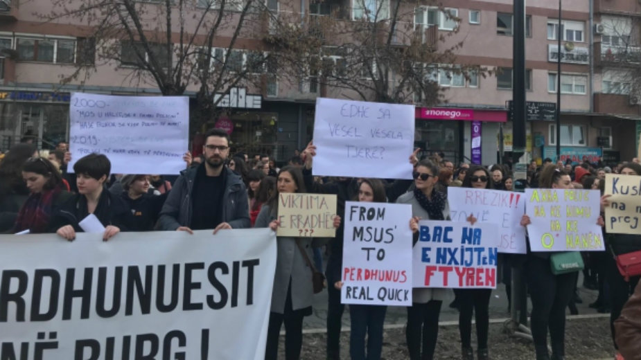 Kosovo: Četvrta noć protesta zbog presude Specijalizovanih veća u Hagu 1