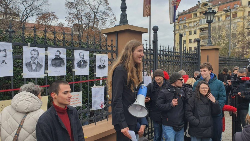 Postoje dve opcije – ili ćemo da menjamo državu ili ćemo da menjamo državu 3 Postoje dve opcije – ili ćemo da menjamo državu ili ćemo da menjamo državu 3