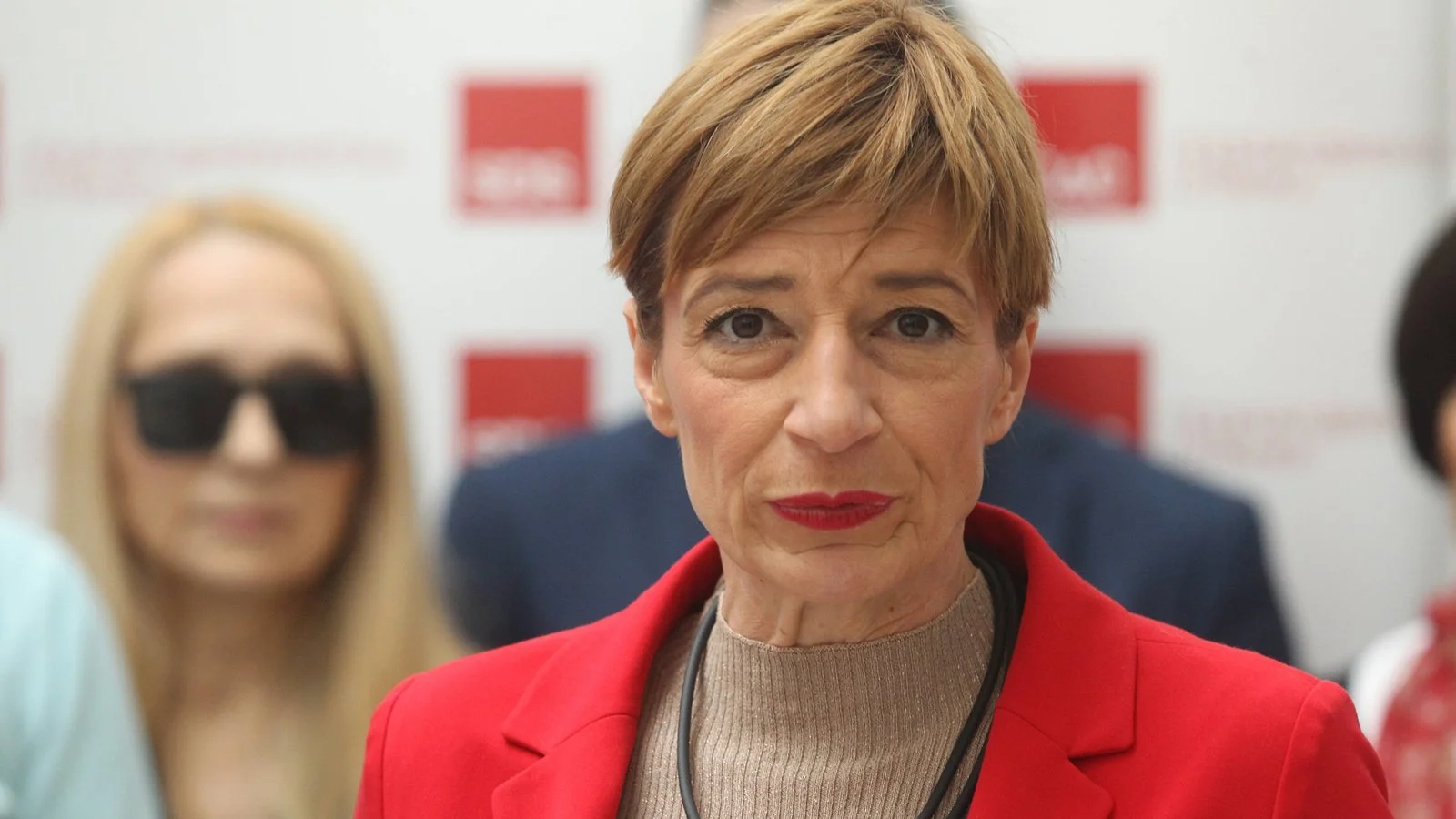 "Kada SNS kaže feminizam, ja čujem patrijarhat": Zašto su naprednjaci pokrenuli kampanju "I ja sam ćacika"? 4 Dragana Rakić (DS)