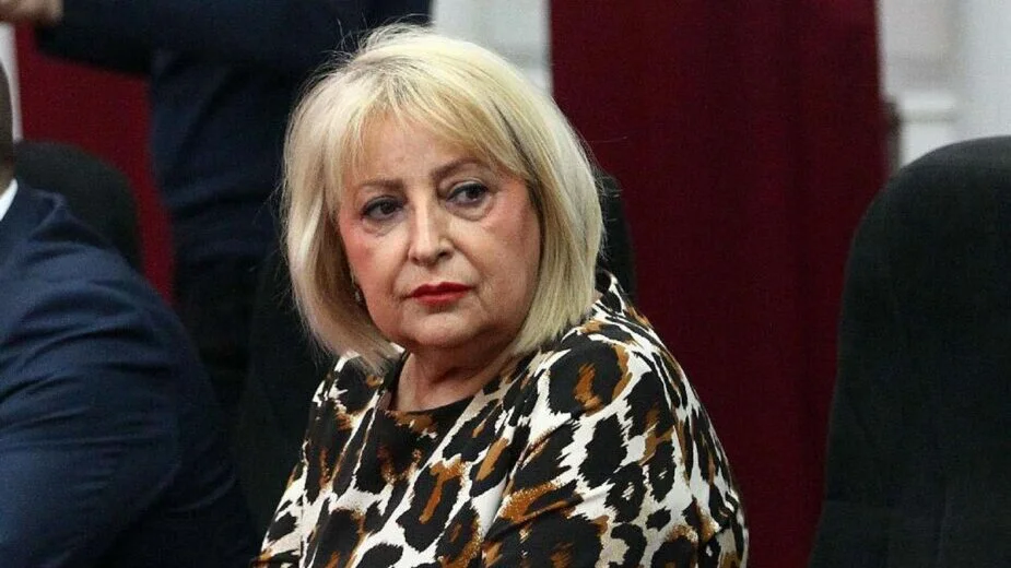 Nakon Vučićeve ostavke, Ana Brnabić će postati prva osoba koja je obavljala tri najvažnije funkcije u zemlji 3