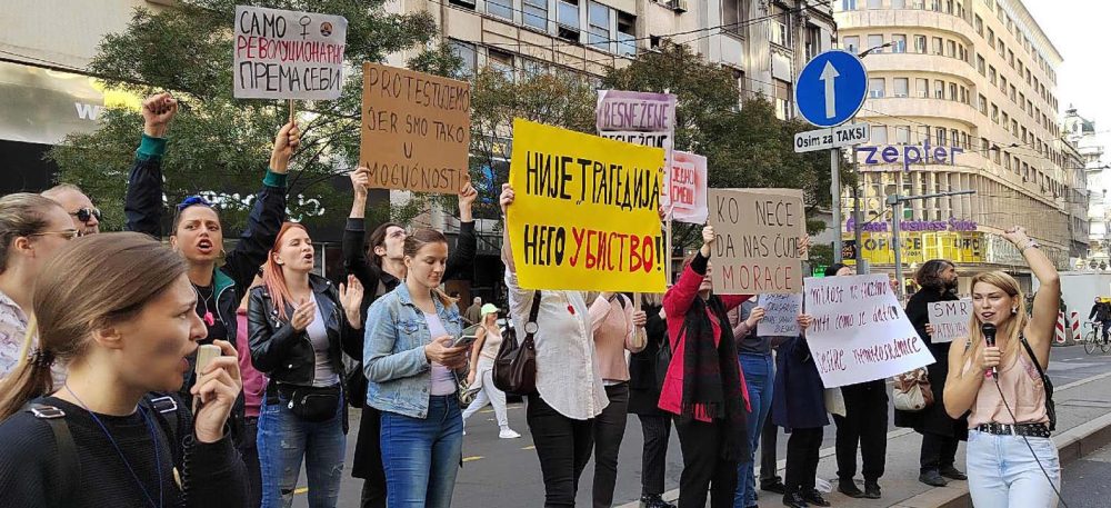 Hvali se kilometrima asfalta, a uništio institucije i "otpuzao" sa Kosova: Da li je Vučić na mestu predsednika Srbije postigao "istorijske uspehe"? 7