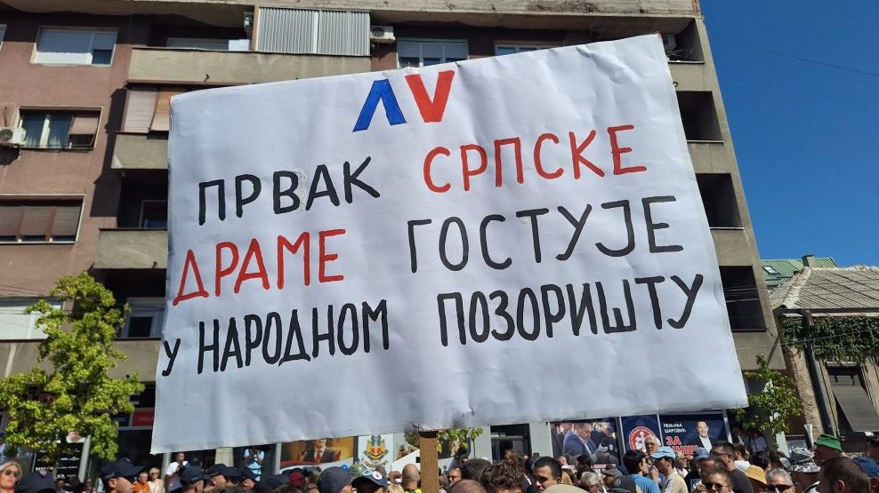 Hvali se kilometrima asfalta, a uništio institucije i "otpuzao" sa Kosova: Da li je Vučić na mestu predsednika Srbije postigao "istorijske uspehe"? 6