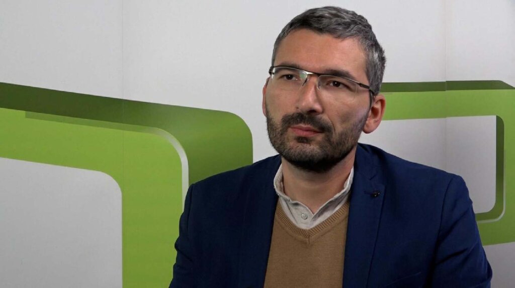 "Veber, Tito, De Gol - sve je probao da bude kako bi pobegao od sebe": Sagovornici Danasa o Vučićevom citiranju Čerčila 4 "Veber, Tito, De Gol - sve je probao da bude kako bi pobegao od sebe": Sagovornici Danasa o Vučićevom citiranju Čerčila 3