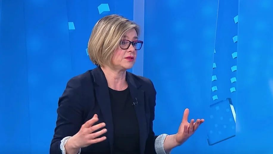 Benčić nazvala Plenkovića "Vučićevom budalom", zatražila ostavku Vlade, stigao joj odgovor iz HDZ-a: "Primitivna i neurotična gubitnica" 2 Benčić nazvala Plenkovića "Vučićevom budalom", zatražila ostavku Vlade, stigao joj odgovor iz HDZ-a: "Primitivna i neurotična gubitnica" 1