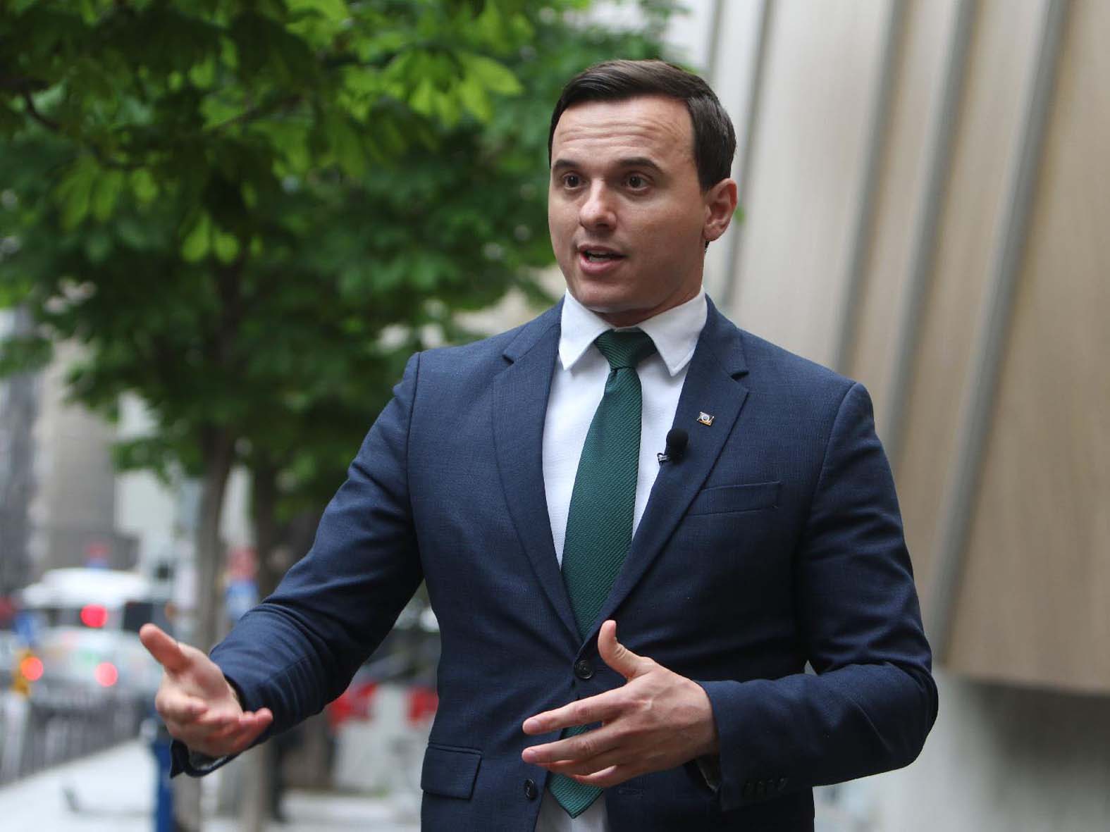 Zašto vlasti Srbije nisu pozvale EP da pošalje zvaničnu posmatračku misiju na izbore 25. oktobra? 5 Zašto vlasti Srbije nisu pozvale EP da pošalje zvaničnu posmatračku misiju na izbore 25. oktobra? 4