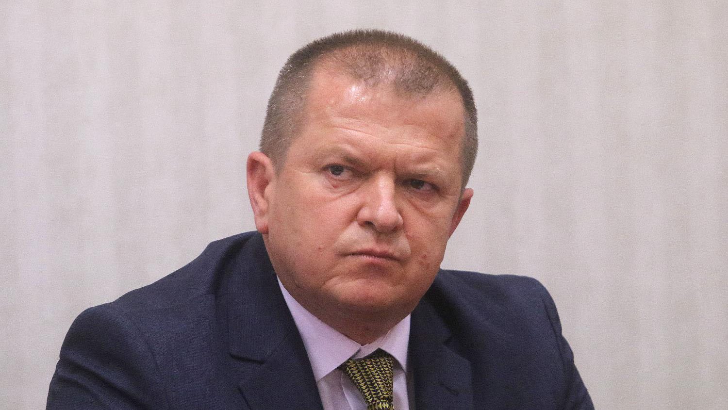 Da li se najavom o smeni 50 odsto lokalnih funkcionera javnost priprema za lokalne izbore, zajedno sa predsedničkim? 4 Da li se najavom o smeni 50 odsto lokalnih funkcionera javnost priprema za lokalne izbore, zajedno sa predsedničkim? 4