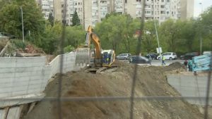 Dan nakon urušavanja potpornog zida na Voždovcu: Nasipa se temeljna jama 2