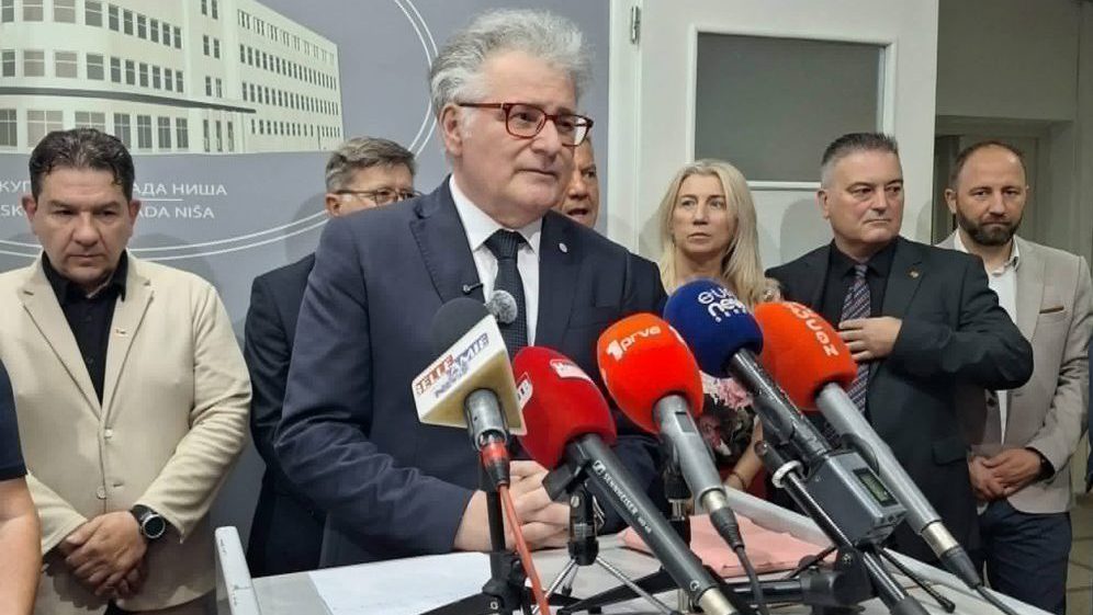 Dragan Milić Dragan Milić o izbornoj listi naprednjaka: VIP članovi - mafija i radikalština 2