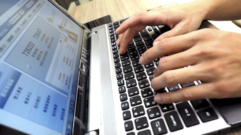 Veštačka inteligencija u IT industriji: Produktivnost raste, ali uslovi i broj radnih mesta opadaju 10