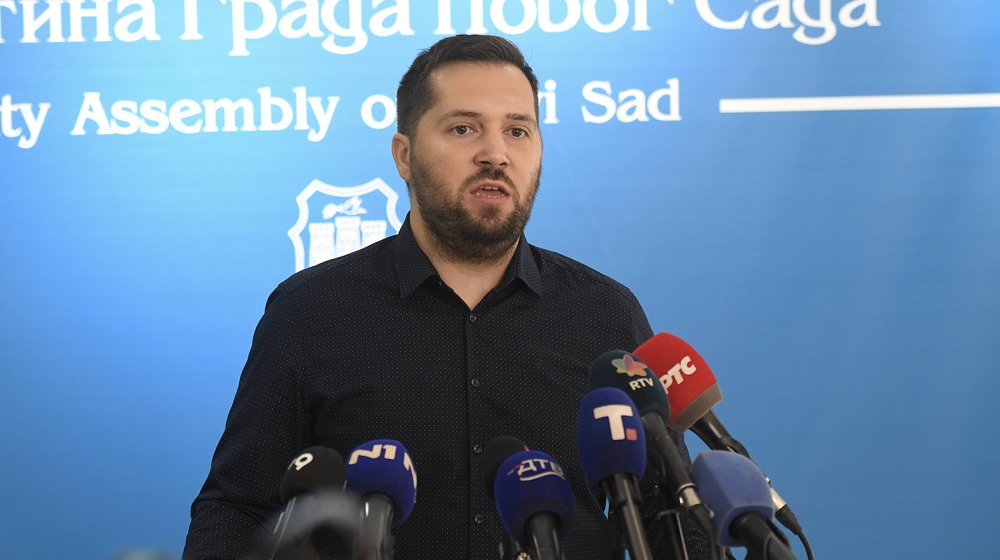 Ko je sve odahnuo zbog otkazivanja Vučićevog skupa u Novom Sadu i šta o tome misli Miran Pogačar? 9