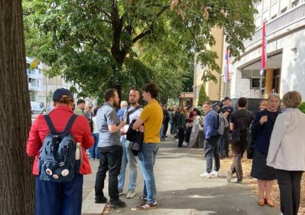 Studenti su pozvali na okupljanje ispred zgrade takozvanog Specijalnog suda