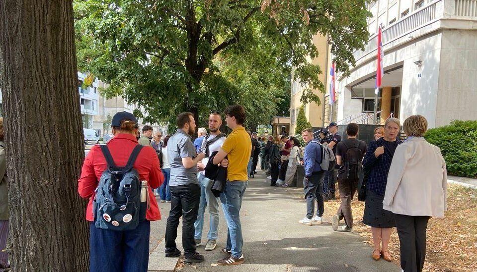Studenti su pozvali na okupljanje ispred zgrade takozvanog Specijalnog suda