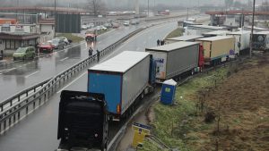 Kamioni na Batrovcima čekaju do sedam sati 1