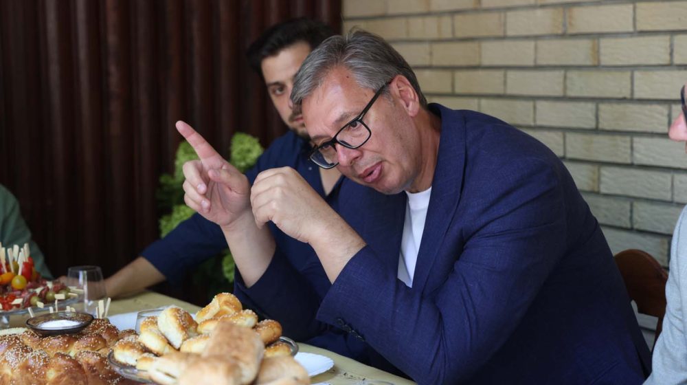 Fondacija Slavko Ćuruvija: U avgustu 107 verbalnih napada na novinare, najviše Vučić 9