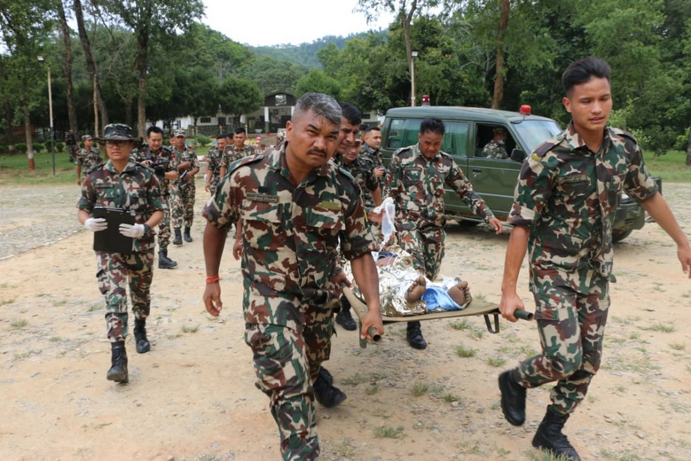 Nakon razornih poplava: Broj žrtava u Nepalu skoro 1.000, spasioci pokušavaju da pronađu radnike zarobljene u tunelima 2 Nakon razornih poplava: Broj žrtava u Nepalu skoro 1.000, spasioci pokušavaju da pronađu radnike zarobljene u tunelima 2