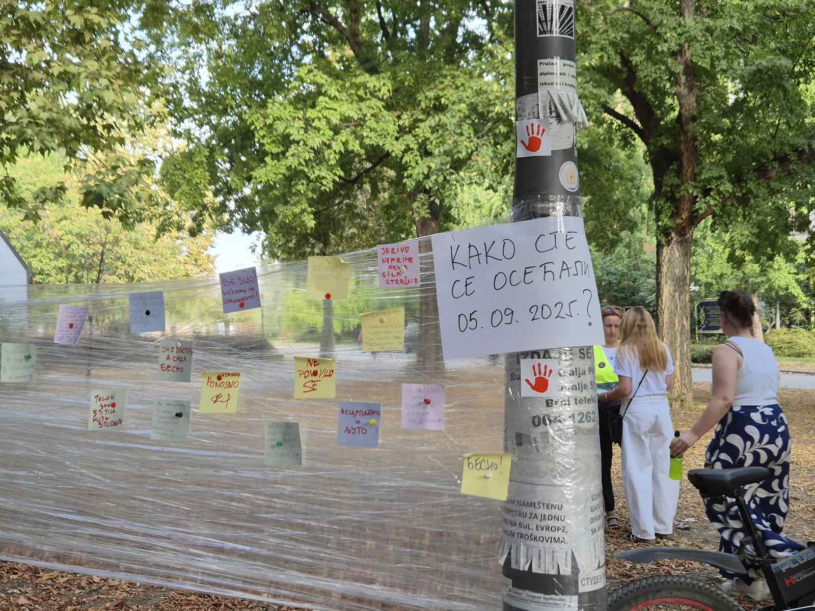 "Nećemo zaboraviti 5. septembar": Obeležena godišnjica policijske represije u novosadskom kampusu 2 "Nećemo zaboraviti 5. septembar": Obeležena godišnjica policijske represije u novosadskom kampusu 2