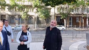 Otac poginulog radnika ispred Predsedništva: Već devet godina sam onemogućen da postavim spomen ploču sinu 1