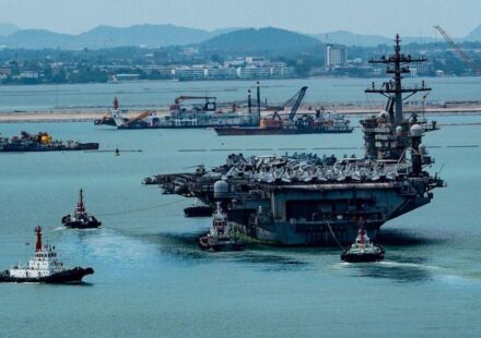USS Abraham Lincoln, američki nosač aviona 'Abraham Linkoln'