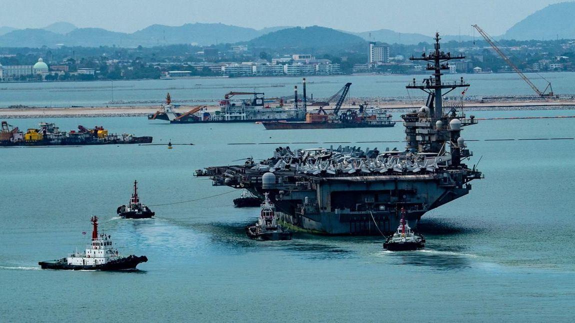 USS Abraham Lincoln, američki nosač aviona 'Abraham Linkoln' 