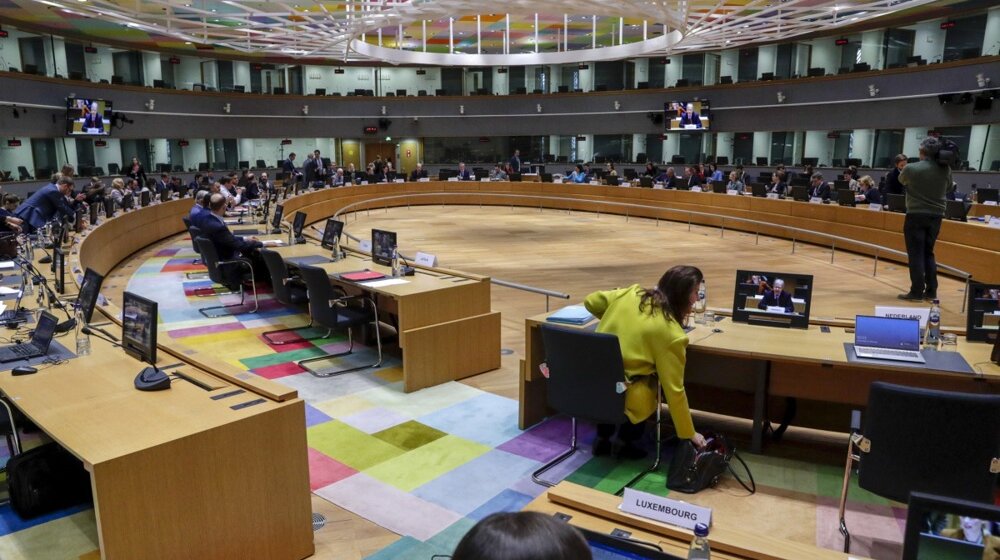 Ambasadori EU opet nisu uspeli da produže sankcije protiv Rusije, rok ističe sutra: Slovačka i Francuska ne odustaju od zahteva, priključile im se Italija i Hrvatska 9