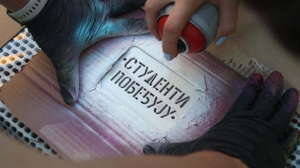 Studenti u blokadi: Policija iz Sektora za privredni kriminal došla u magacin sa promo materijalom 10