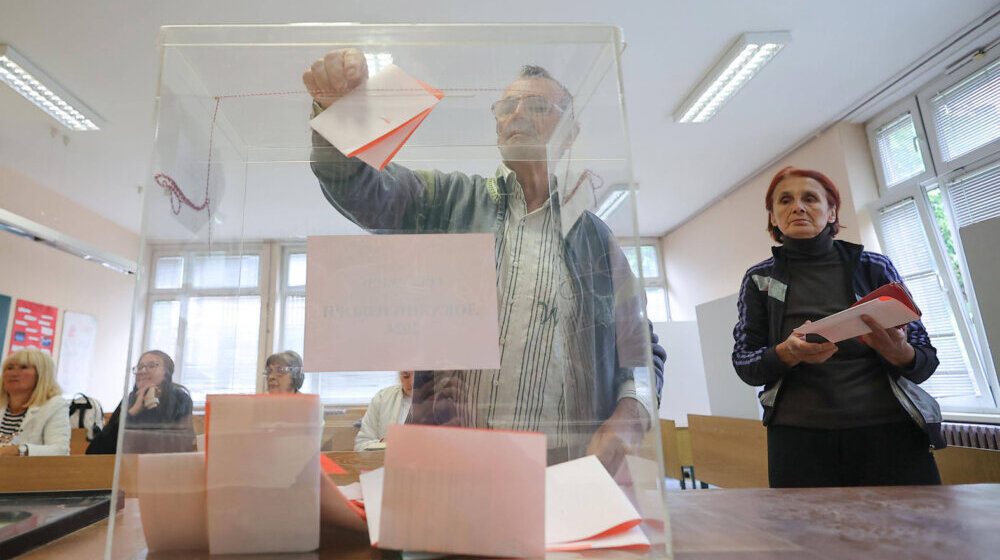 Pogoduje li referendumska atmosfera "Evropskoj Srbiji" i "Autentičnoj desnici"? 3