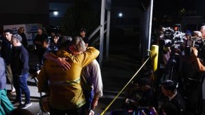 Srušio se helikopter televizije NBC u Los Anđelesu, troje ljudi poginulo: Novinari u tom trenutku izveštavali o saobraćajnoj nesreći (VIDEO) 1