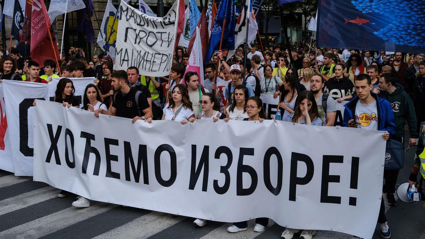 Transparent 'Hoćemo izbore' sa jednog od studentskih protesta u Beogradu